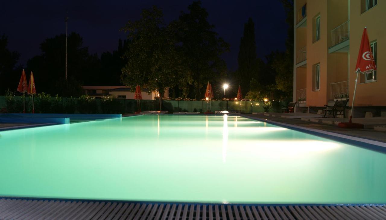 Hotel Korekt Piest'any Exterior photo